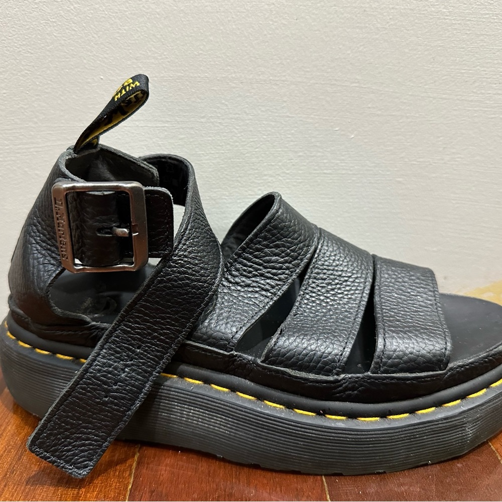Dr.Martens sandals